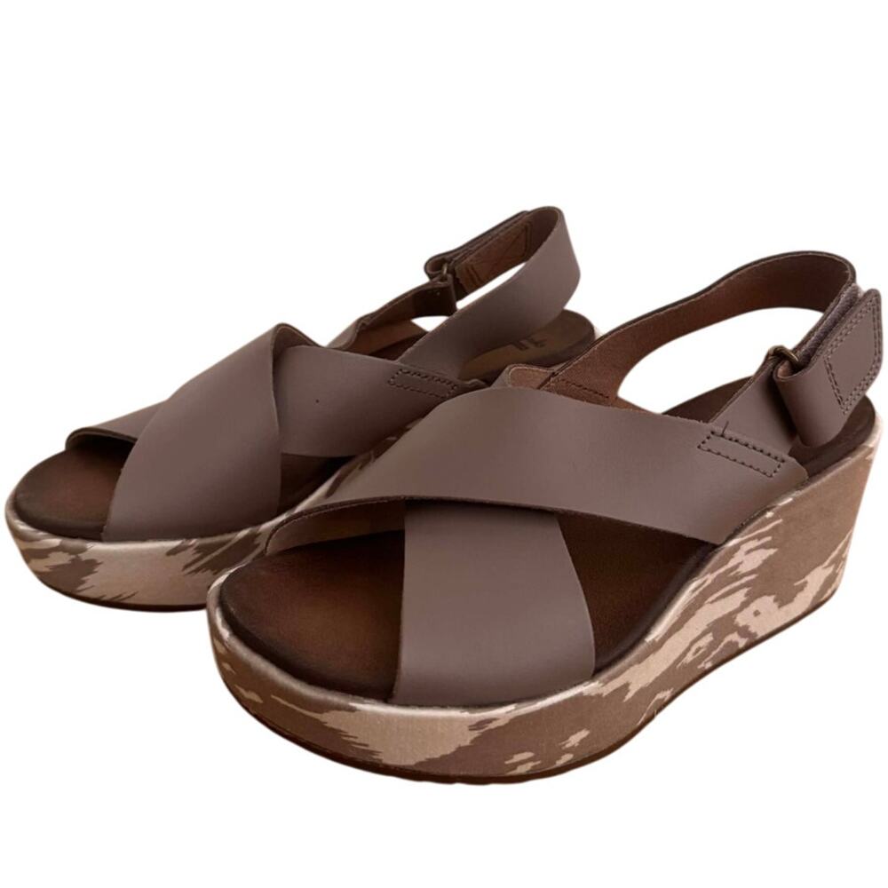 CLARKS Collection Brown & Beige Crossover Wedge Sandals